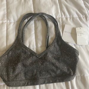 BEYOND YOGA NWT GRAY GLITTER SPORTS BRA SMALL
